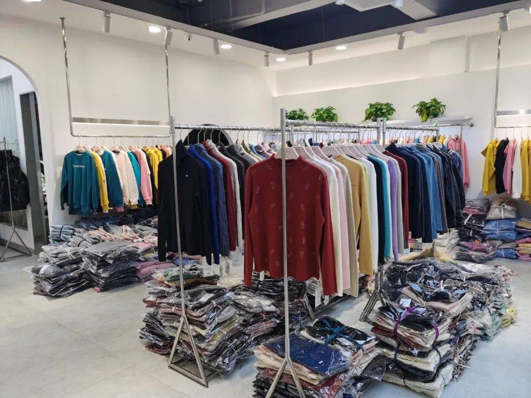 全员戒备，苏州常熟服装城零售业升级应对市场挑战